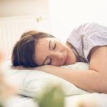 Besser schlafen: Warum ein Dinkelkissen Verspannungen an Kopf, Nacken und Schultern lösen kann