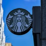 Mit heißem Tee verbrüht: Starbucks muss einem Kunden 50 Millionen Dollar zahlen