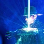 Konzert: Nostalgie und Cocktailkirschen mit Usher in Berlin