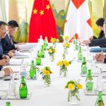 Kreise: USA und China setzen Verhandlungen über Trump-Zölle am Sonntag fort