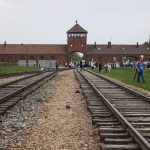 Judenhass: Bar-Besitzer lädt Gäste nach antisemitischem Vorfall zu Auschwitz-Besuch ein