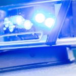 Platzte ein Reifen?: Schwerer Unfall auf A66 – Brückengeländer stürzt auf Straße