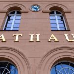 Sparzwang: Haushaltssperre für Landeshauptstadt