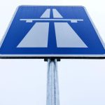 Verkehr: 12 Meter langer Baum fällt auf die Autobahn 6 – Sperrung