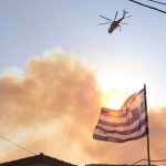 Griechenland: Feuer nahe Athen – Häuser in Flammen