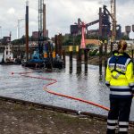 Bremer Industriehafen: Bergung des gesunkenen Schleppers in Bremen beendet