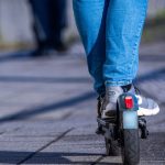 Unfall: Zwei Kinder auf E-Scooter angefahren und verletzt