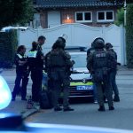 Festnahme in Wohnung: Mann raubt mit Schusswaffe Tankstelle aus
