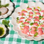 Besser essen: Frischekick in 20 Minuten: Gepickelte Radieschen auf Ziegenjoghurt