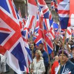 Zusammenstöße bei einwanderungsfeindlichen Protesten in Großbritannien