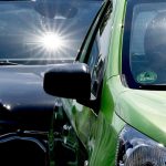 Polizei ermittelt: Zweijähriger bei sommerlicher Hitze allein im Auto gelassen