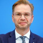 Nur hoheitlichen Kernbereiche: Steuerzahlerbund: Beamtenstatus auf den Prüfstand stellen