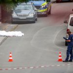 Bluttat in NRW: Todesschütze auf Flucht – Schwerverletzter außer Gefahr