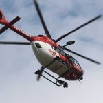 Rettungshubschrauber-Einsatz: Fahrer kracht in Gegenverkehr – lebensbedrohlich verletzt