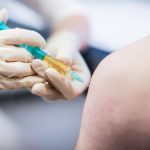 Schmerzen an Knie oder Hüfte: Krankenkassen warnen vor riskanten und teuren Arthrosespritzen