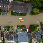 Unwetter: Großeinsatz in NRW: Starkregen flutet Straßen und Keller