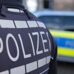 Karlsruhe: Frau sollte Gold an falsche Polizisten übergeben – Festnahme